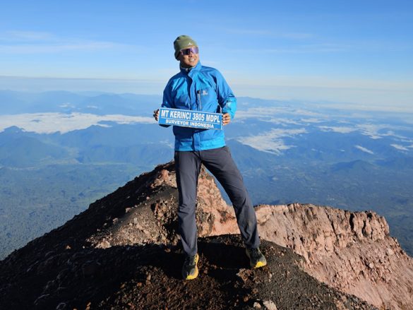 List Pendaki 7 Summiters Indonesia Asal Negeri Jiran Kembali Bertambah.